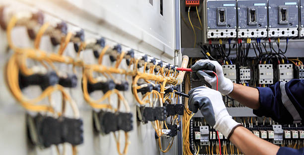 Professional Electrician technician working in Santaquin, UT